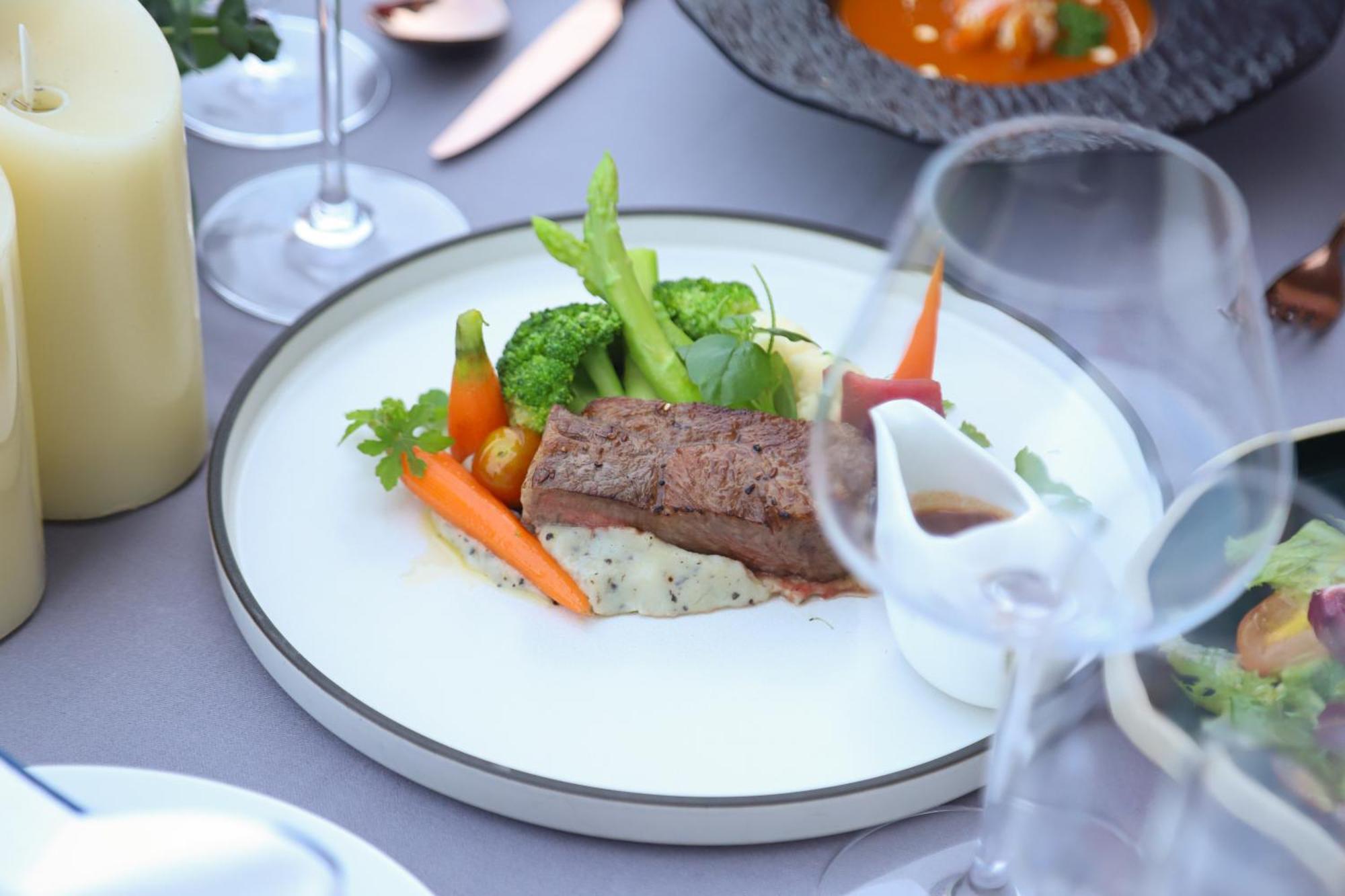Vias Hotel Vung Tau - Transportation Included Bagian luar foto A steak prepared by the restaurant